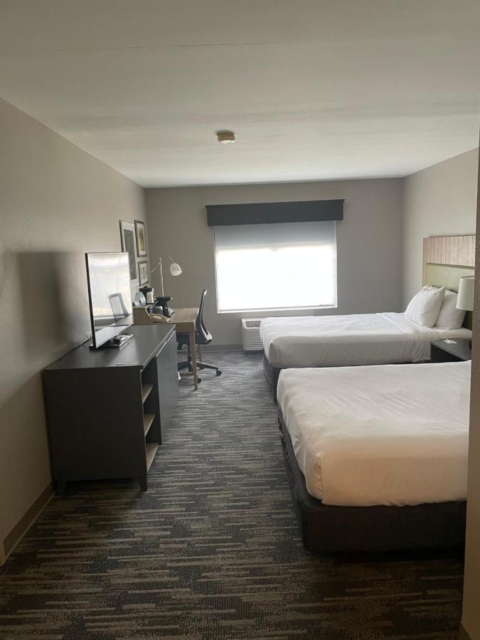 Country & By Radisson, Madison, Wi Hotel